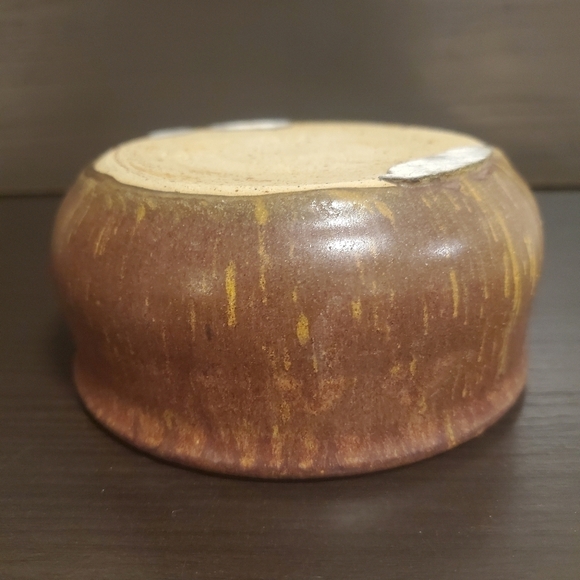 Vintage POTTERY Bowl Stoneware Round Brown Serving Bowl Signed. - Picture 5 of 11